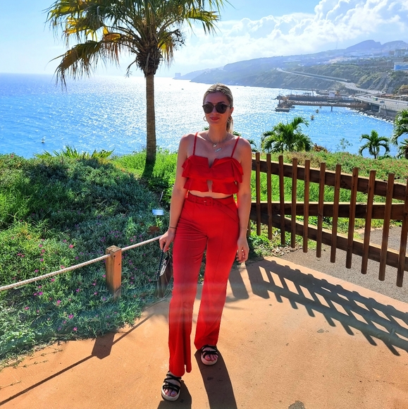 Meet your Posher, Laden - Picture 1 of 1